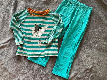 Pyžamo, in extenso,104