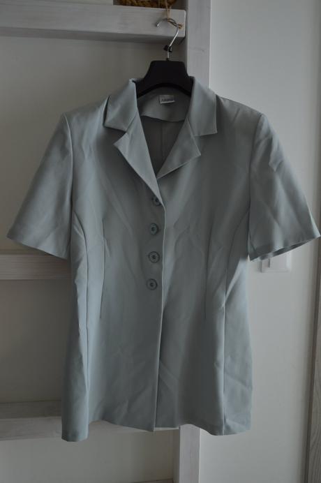 Sako s krátkym rukávom, 42