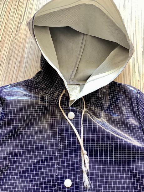 Pogumovaný kabatik, 122