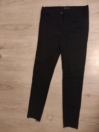 Dámske čierne bavlnené rifle cropp, s