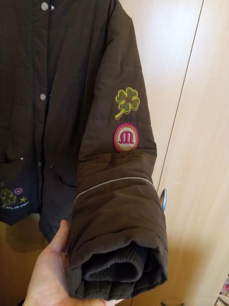 Teplučká hnedá bundička so vzormi, 152