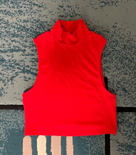 Červený croptop, bershka,m