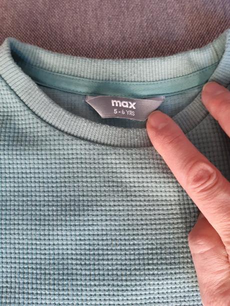 Pekna pohodlna mikina, 116