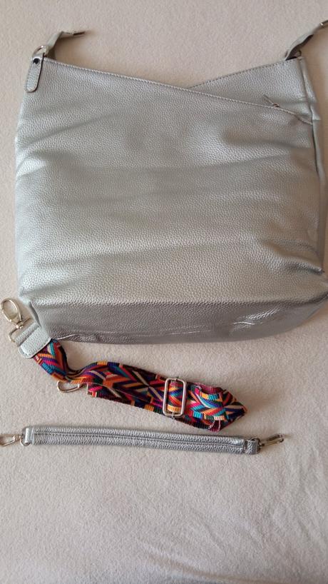 Strieborná kabelka,