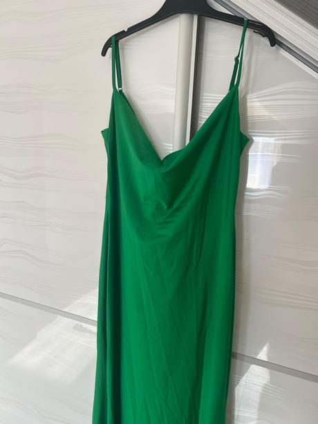 Spolocenske saty, 40