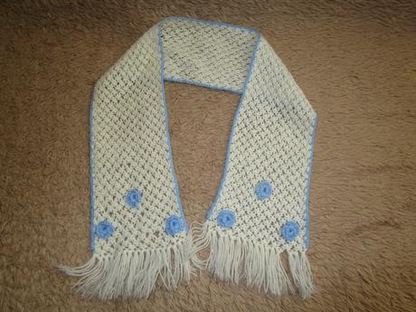 2339. háčkovaný šál,