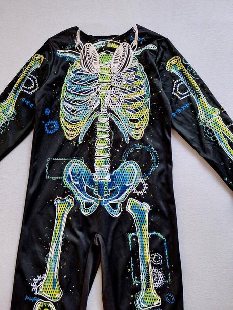 Svietiaca kostra pre malého hráča hier veľ. 98-104,