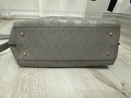 Kabelka guess, guess