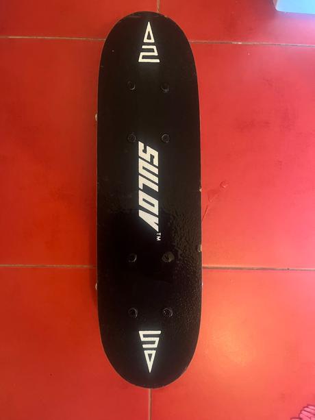 Skateboard s jednorožcom z čínskeho javora, sulov