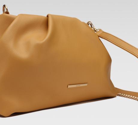 Quazi kabelka camel, ccc