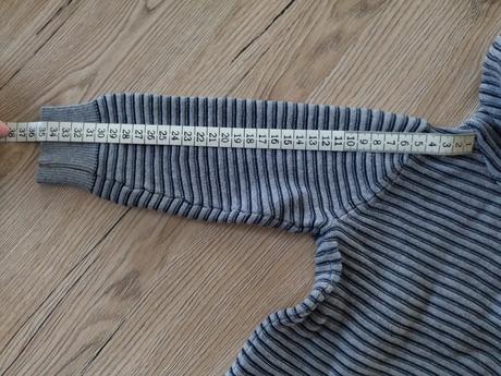 Sveter reserved, reserved,92