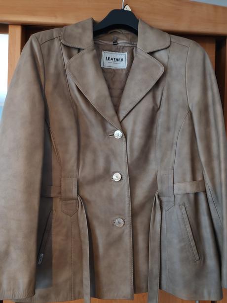 Kožená bunda, 48