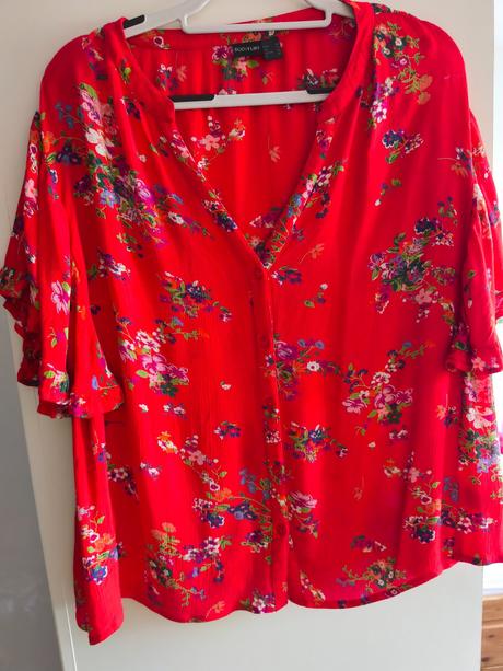 Krásna vzdušná bluzka top stav, 44