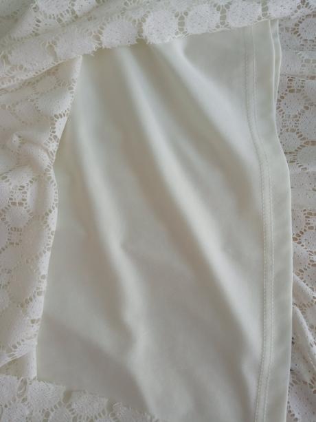 Čipkované šaty, m