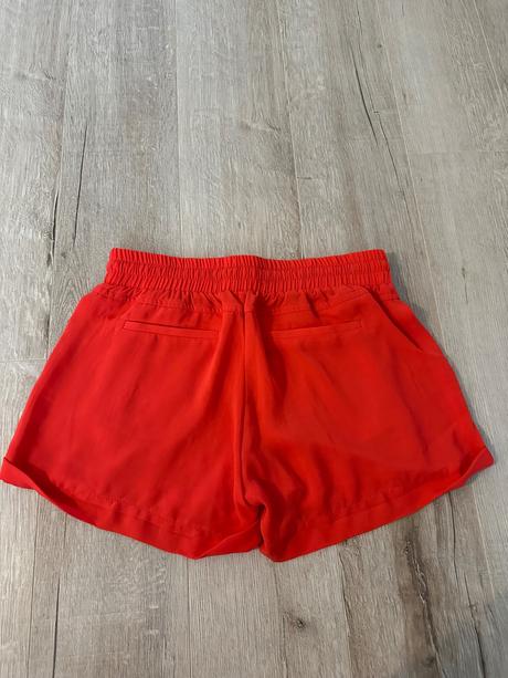 Šortky reserved, reserved,38