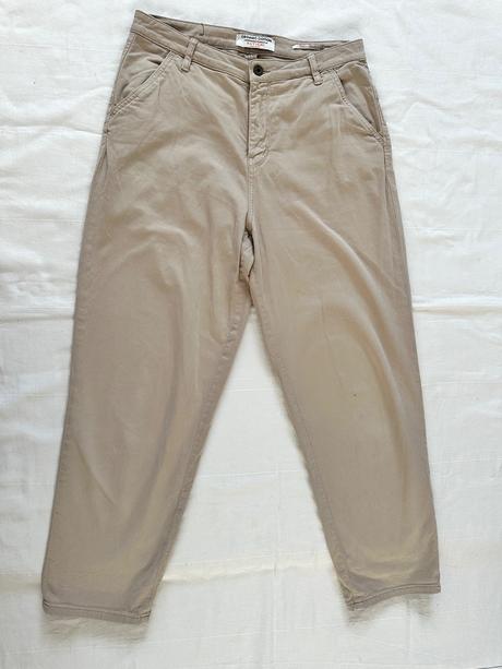 Nohavice chino, l