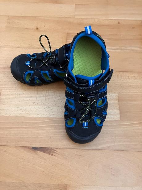 Sandále nové, 35