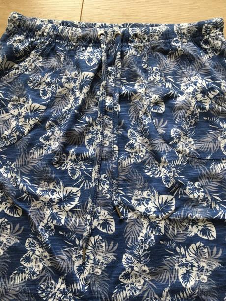 Dámska letná sukňa, 36