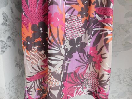 Kvalitne velmi pekne šaty, gerry weber,44