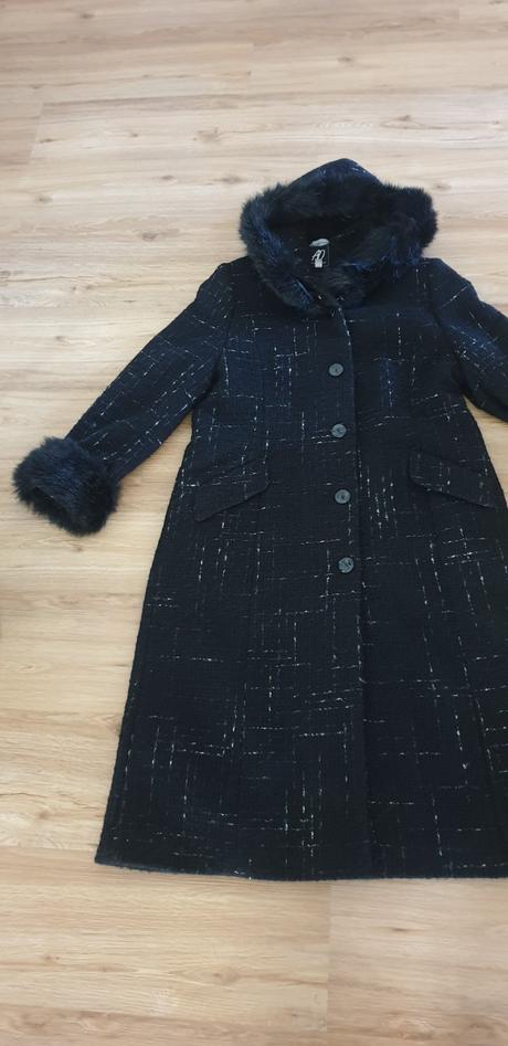 Kabat s kozusinou, 44