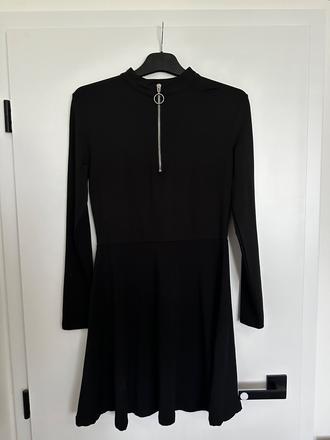 Čierne šaty, gate,s