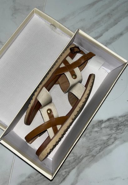 Sandal 37 ccc, clara barson,37