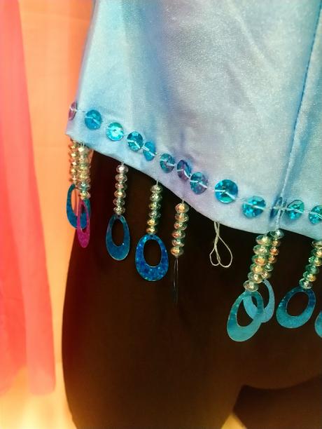 Kostým tanečný modro ružový top, motív s flitrami,