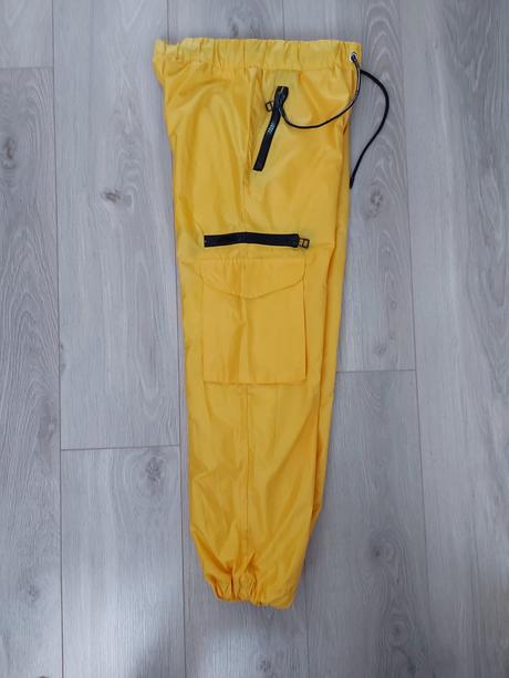 Sustiakove nohavice, s