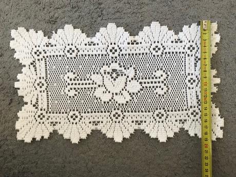 4 ks ozdobná dečka / obrus, 