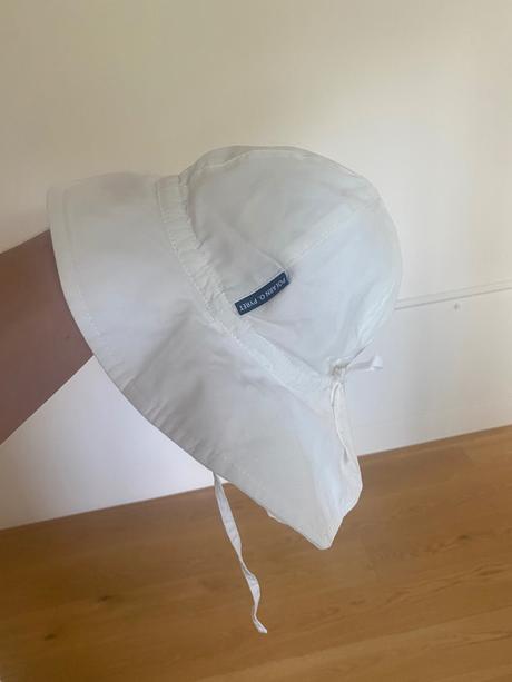 Klobúčik so zaviazaním polarn o. pyret, 74