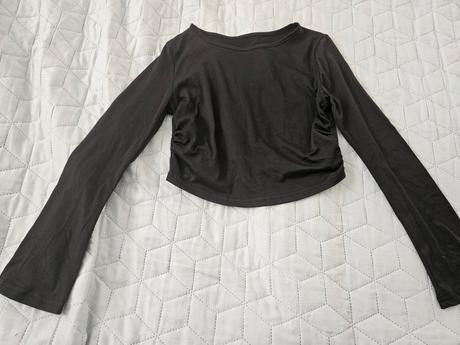 Čierny crop top, 134