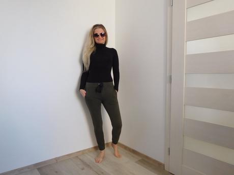 Čierny rolák dámsky 36v,, tezenis,s