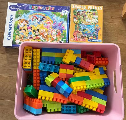 Lego a puzzle,