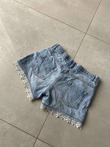 Kratasky s krajkou 8-9r, f&f,134