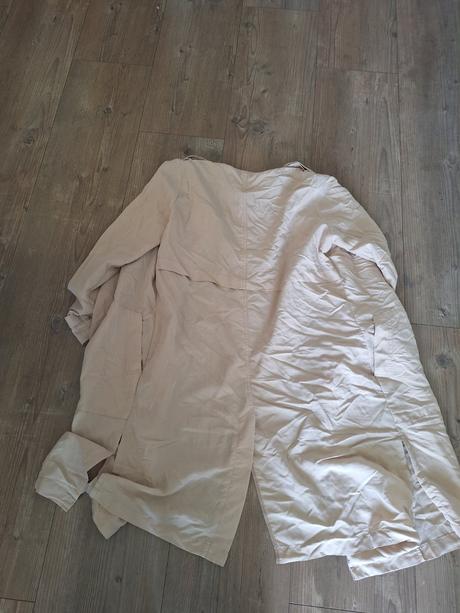 Plast bez zapínania bershka, bershka,l