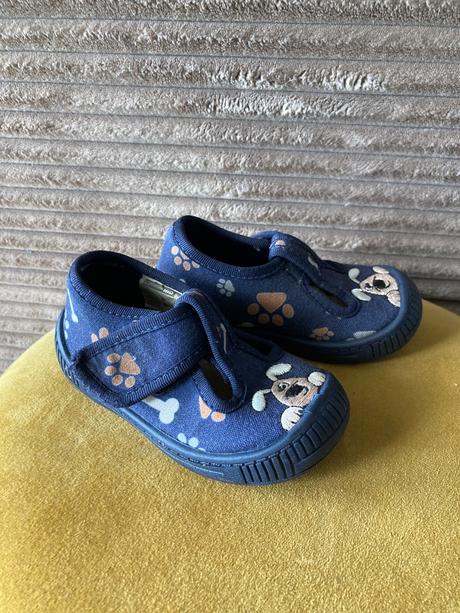 Papučky so psíkom, 21