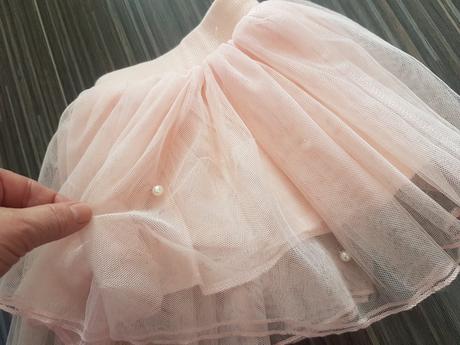 Krásna nariasená sukňa s perličkami, 98