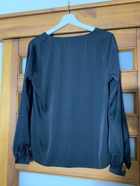 Čierna bľúzka, reserved,m