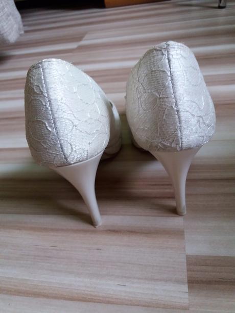 Svadobné lodičky, 37