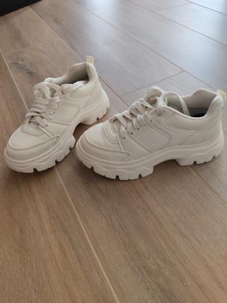 Tenisky zara top stav s vyššou podrážkou, zara,35