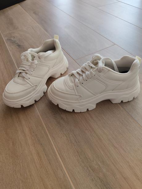 Tenisky zara top stav s vyššou podrážkou, zara,35