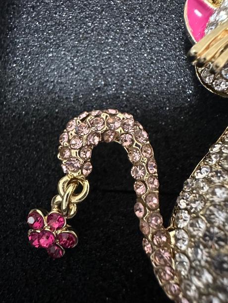 Prívesok s kamienkami zn. love moschino originál, love moschino