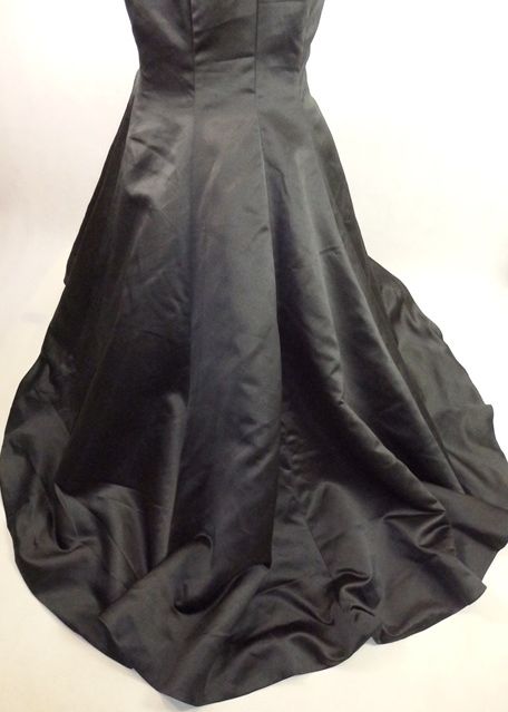 Luxusné čierne spoločenksé šaty, 40