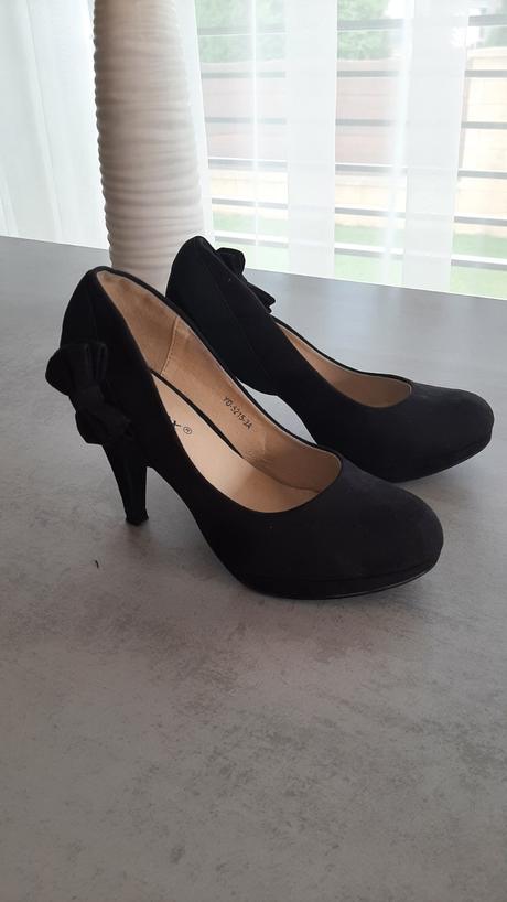 Lodičky s mašľou, 37