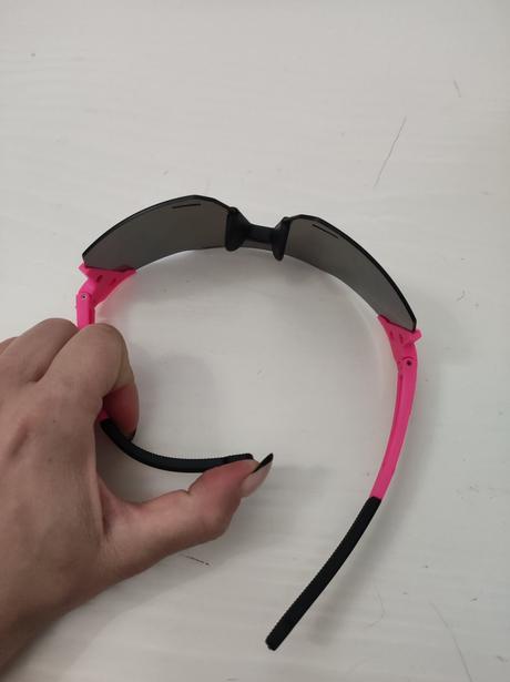 Športové slnečné okuliare,