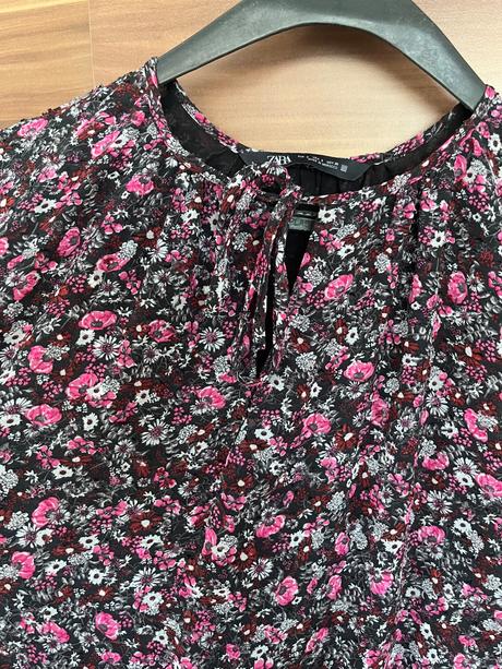 Kvietkované šaty, zara,s