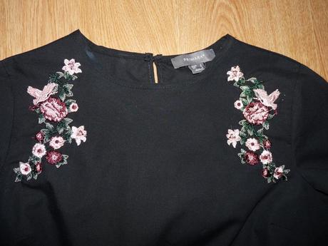 Bluzka s vysivkou, primark,36