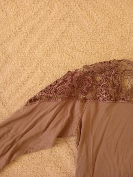 Dámske tričko s čipkou, m