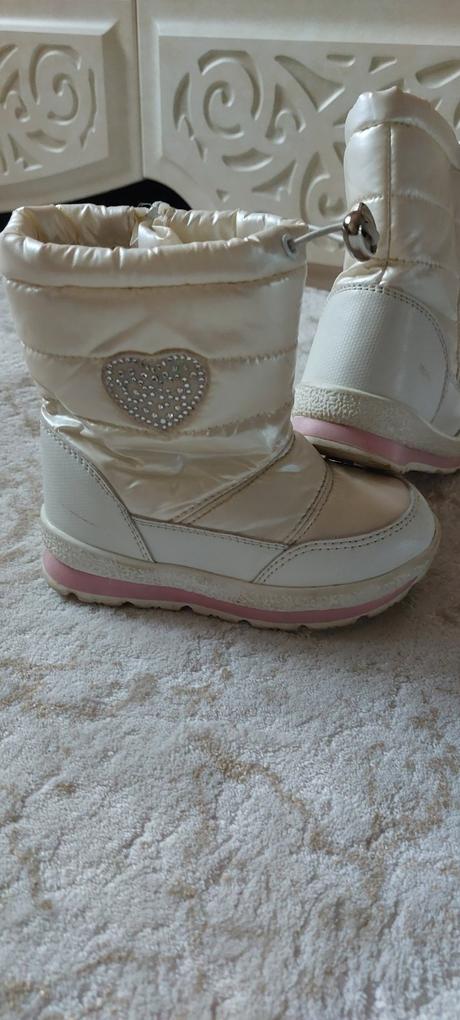 Krásne perletove zimné snehulky, 26