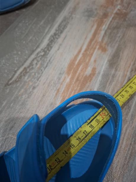 Predám sandále k vode, 32